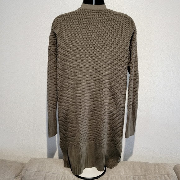 If It We're Me Women's Green Cardigan Size Medium - Picture 2 of 4